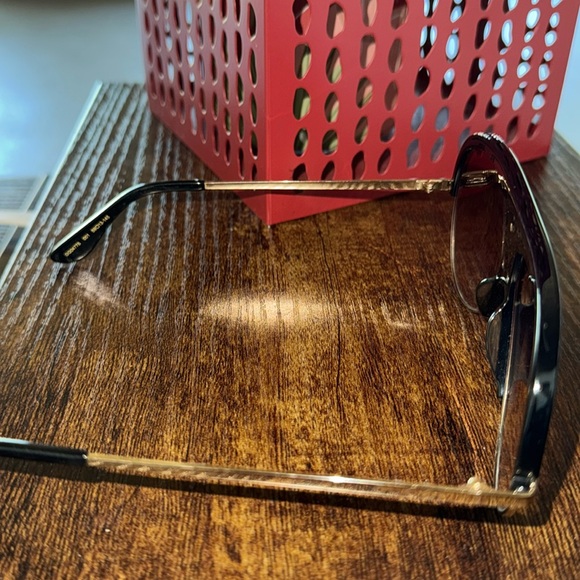 Gucci Shaded Pilot Unisex Sunglasses GG0477S0259 - Picture 3 of 9